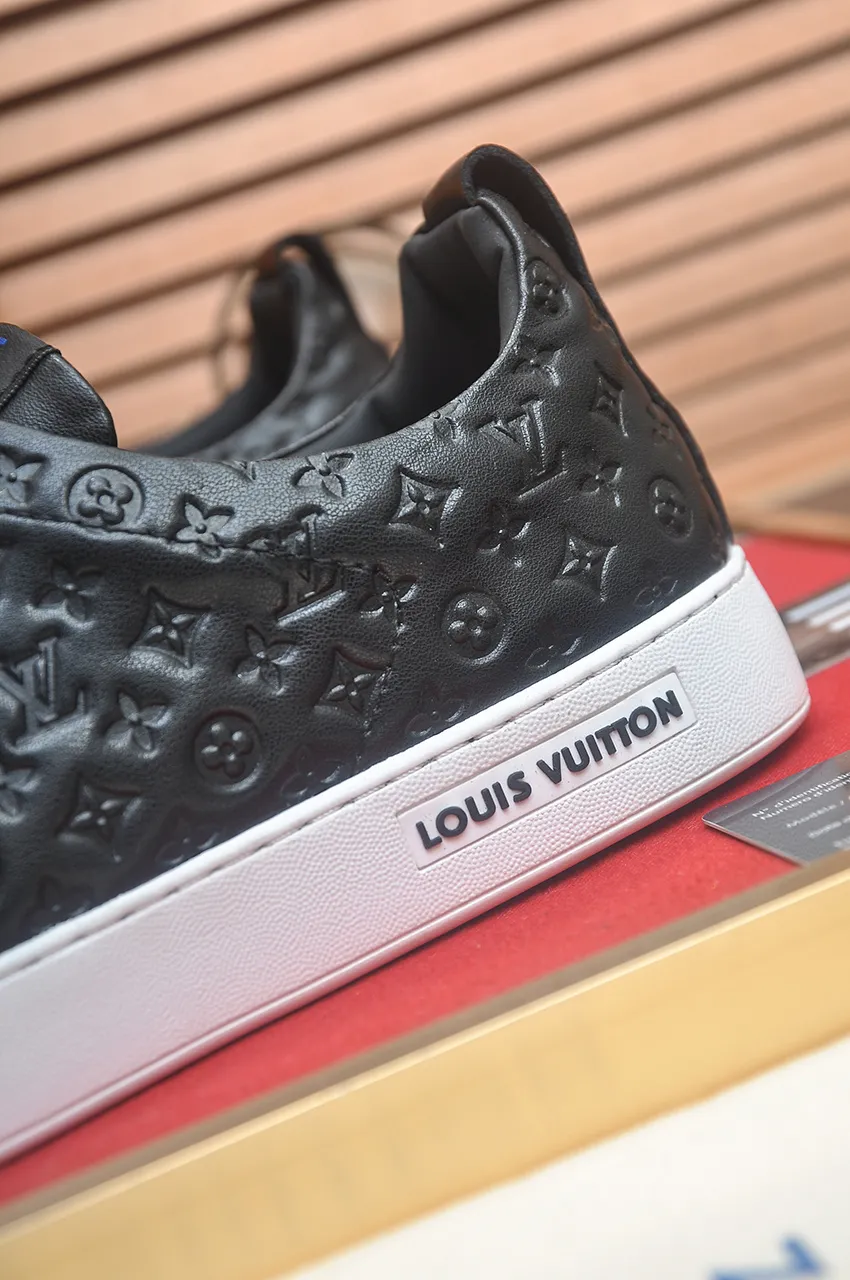 Men's men's shoes💰460💶[LOUIS VUITTON] Same style as LV. Louis Vuitton official website [satisfied] original single hot model, LV original factory cowhide material 👑1:1 original plate, sheepskin lining, original foam outsole. Body accessories one-to-one mold opening 💪 Counter quality 🙏 Dear friends, if you are still worried about wearing matching shoes 💋, then these shoes are your best choice 🎁🎁! 38-44